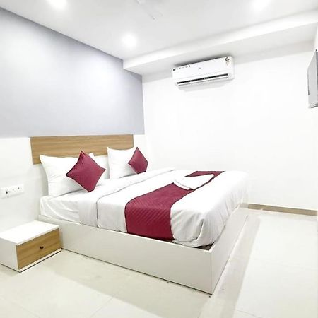 Modern Town Hotel Új-Delhi Kültér fotó