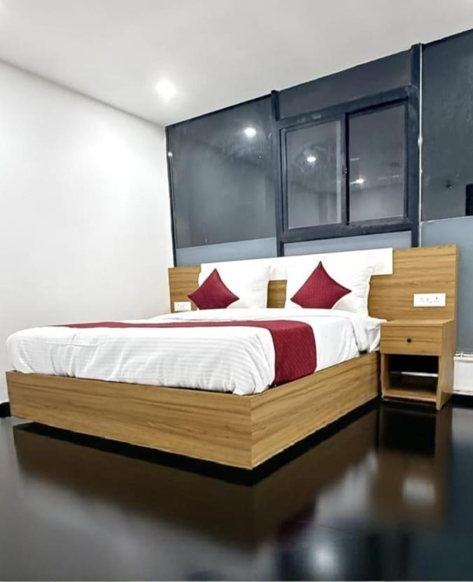 Modern Town Hotel Új-Delhi Kültér fotó