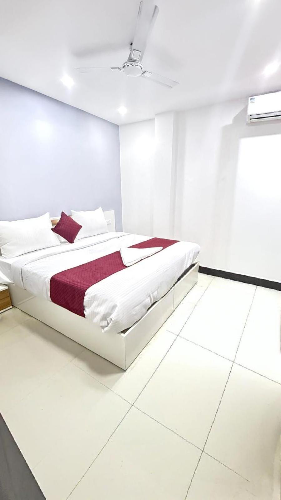 Modern Town Hotel Új-Delhi Kültér fotó