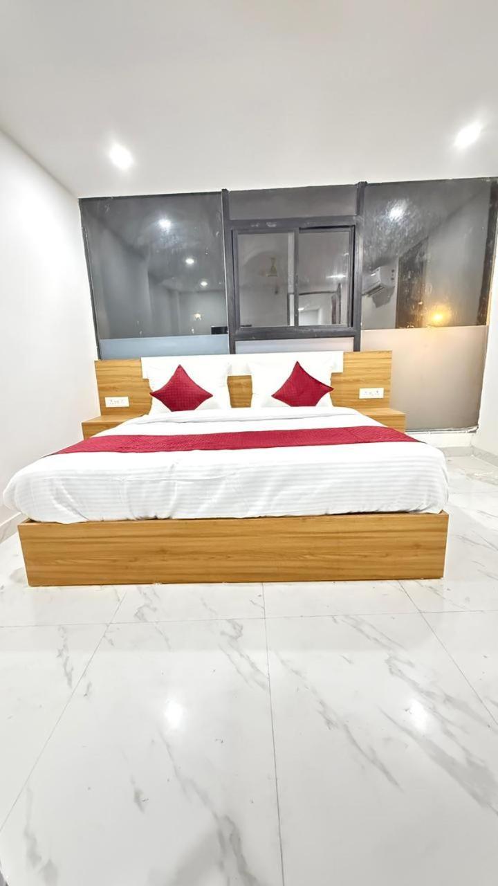 Modern Town Hotel Új-Delhi Kültér fotó