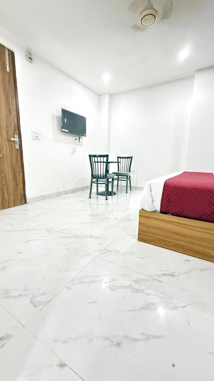 Modern Town Hotel Új-Delhi Kültér fotó
