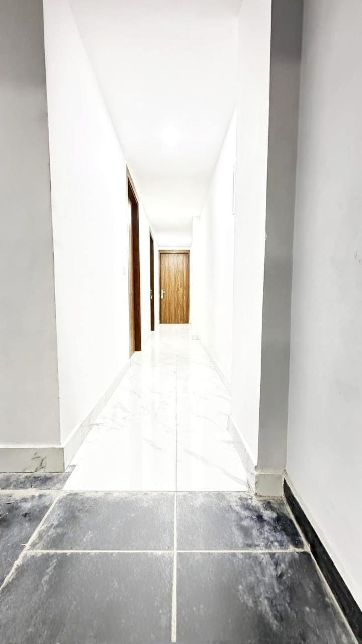 Modern Town Hotel Új-Delhi Kültér fotó